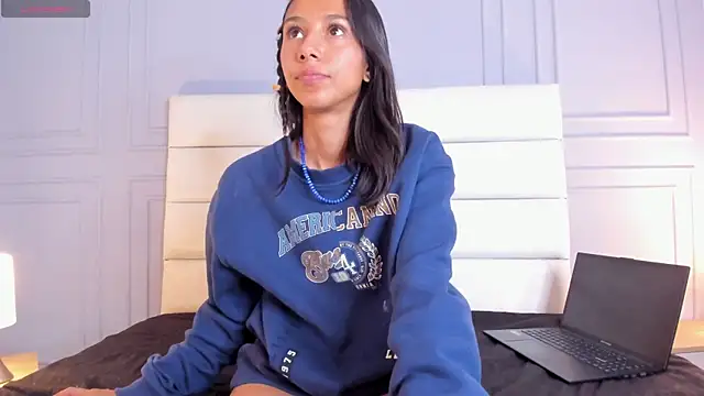 ZoeQuinn online show from 8, 10, 2025