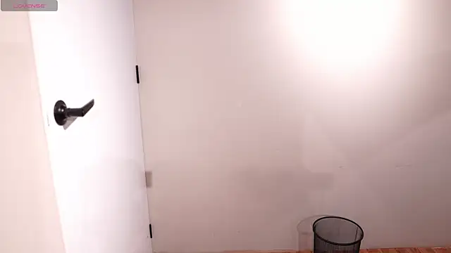 Snapshot of Ariaa_Isabell chatting on 28, 10, 2025 Ariaa Isabell online show from 28, 10, 2025