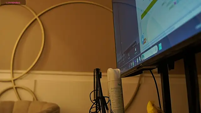 Snapshot of Ariaa_Isabell chatting on 13, 11, 2025 Ariaa Isabell online show from 13, 11, 2025