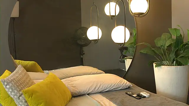 Snapshot of Ariaa_Isabell chatting on 8, 7, 2026 Ariaa Isabell online show from 8, 7, 2026