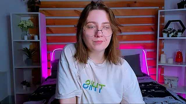 Tara Grainn online show from 10, 9, 2025