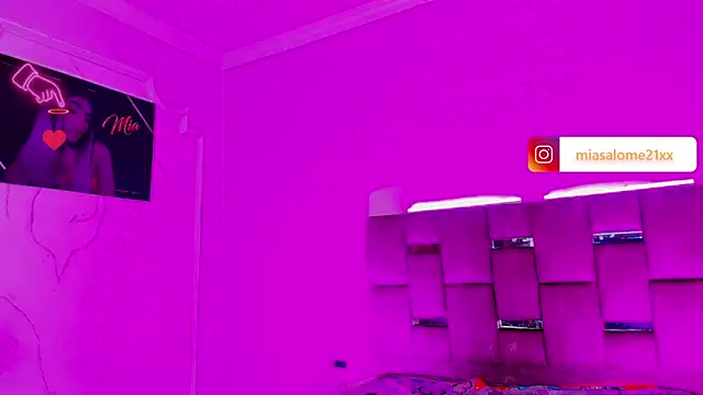 LADY-HOT-SEXY- online show from 18, 12, 2025