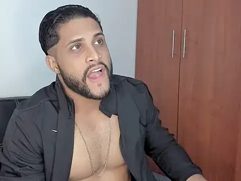 Pier Simons online show from 3, 10, 2025