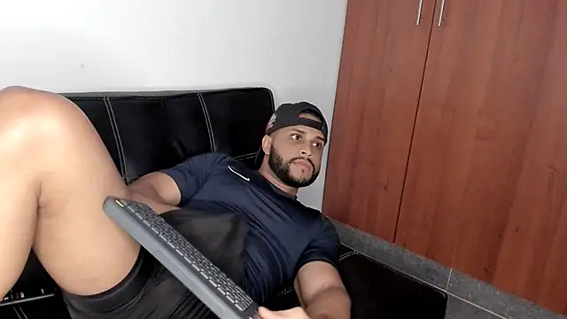 Pier Simons online show from 23, 10, 2025