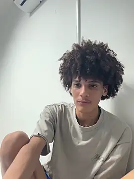 Snapshot of Max_Rain chatting on 24, 9, 2025 Max Rain online show from 24, 9, 2025