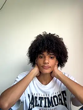 Snapshot of Max_Rain chatting on 3, 10, 2025 Max Rain online show from 3, 10, 2025