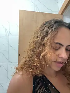 Chloe Leaozinho online show from 13, 10, 2025