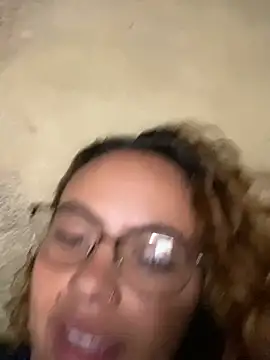 Chloe Leaozinho online show from 12, 5, 2026