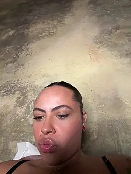 Chloe Leaozinho online show from 22, 5, 2026