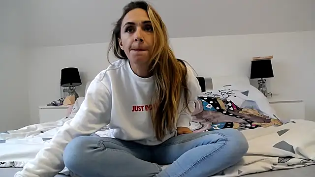 Snapshot of ArabianMalikah chatting on 3, 11, 2025 ArabianMalikah online show from 3, 11, 2025