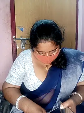 Snapshot of Jessi_25 chatting on 23, 11, 2025 Jessi 25 online show from 23, 11, 2025