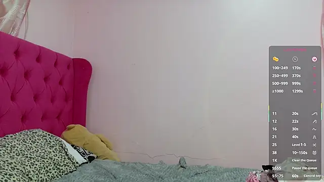 Snapshot of Serenaa_rabbit chatting on 14, 10, 2025 Serenaa rabbit online show from 14, 10, 2025