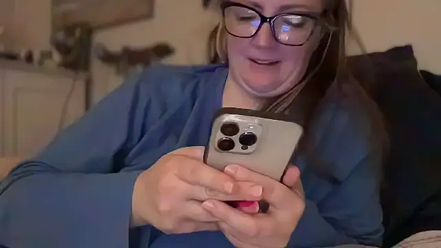 Snapshot of PefectNipz chatting on 6, 11, 2025 PefectNipz online show from 6, 11, 2025