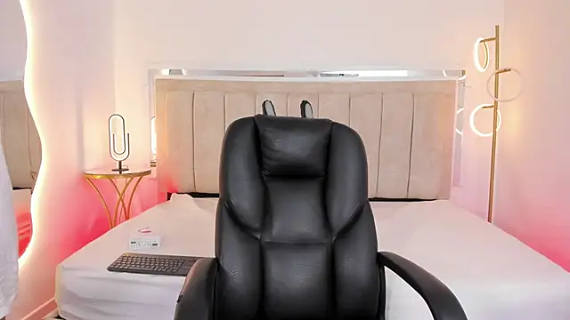 Snapshot of Molly_sweetlove chatting on 24, 9, 2025 Molly sweetlove online show from 24, 9, 2025