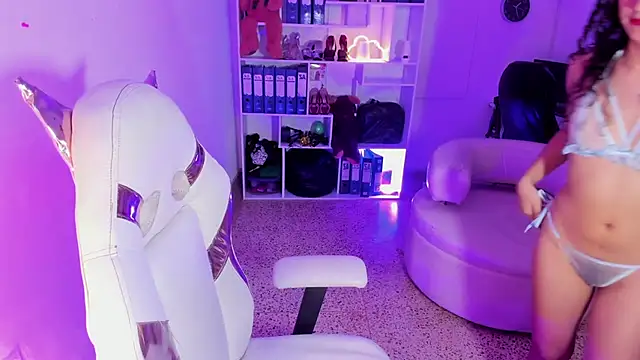 Snapshot of Molly_sweetlove chatting on 19, 11, 2025 Molly sweetlove online show from 19, 11, 2025