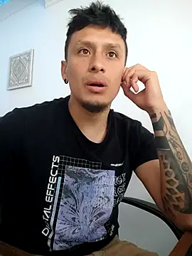Snapshot of roman_thre chatting on 3, 10, 2025 roman thre online show from 3, 10, 2025