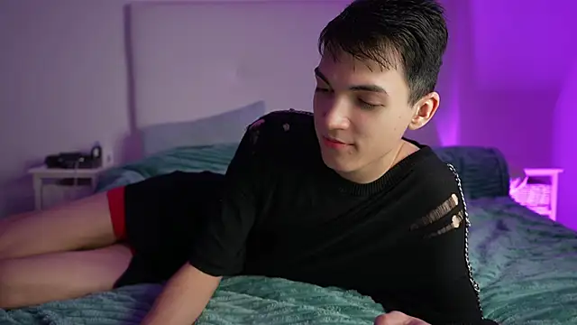 Snapshot of MattyandAiden chatting on 8, 2, 2026 MattyandAiden online show from 8, 2, 2026