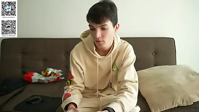 Snapshot of MattyandAiden chatting on 8, 3, 2026 MattyandAiden online show from 8, 3, 2026