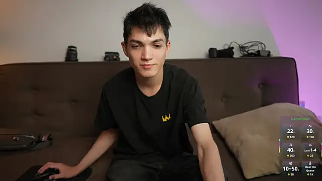 Snapshot of MattyandAiden chatting on 7, 4, 2026 MattyandAiden online show from 7, 4, 2026