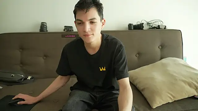 Snapshot of MattyandAiden chatting on 8, 4, 2026 MattyandAiden online show from 8, 4, 2026