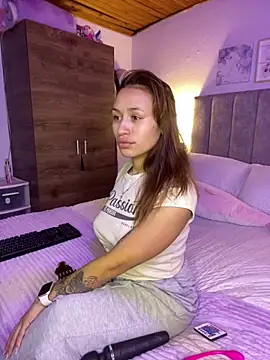 juliana-mancini online show from 6, 10, 2025