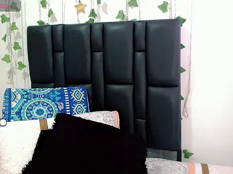 Snapshot of sara_arias00 chatting on 29, 9, 2025 sara arias00 online show from 29, 9, 2025