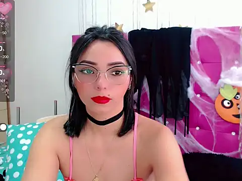 Snapshot of sara_arias00 chatting on 26, 10, 2025 sara arias00 online show from 26, 10, 2025
