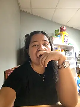 Snapshot of katieforest chatting on 4, 3, 2026 katieforest online show from 4, 3, 2026