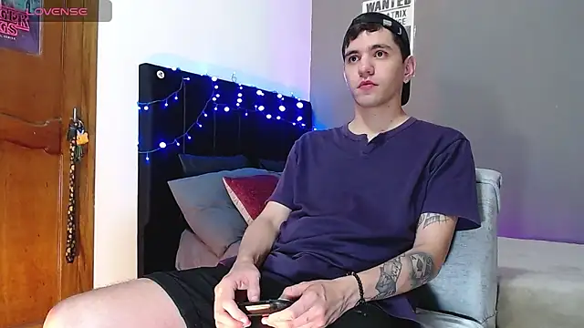 Matteo12  online show from 4, 12, 2025