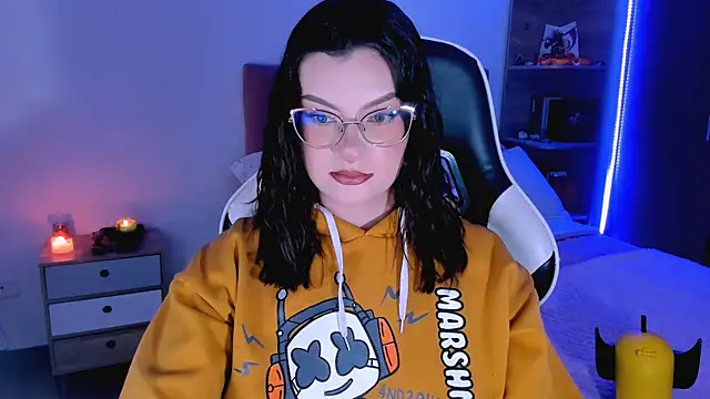 OphelianaRose33 online show from 23, 9, 2025