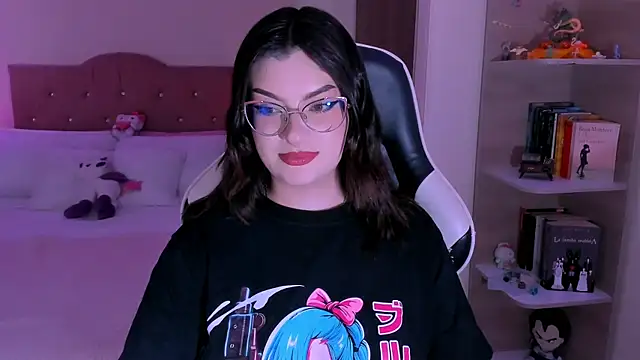 OphelianaRose33 online show from 19, 12, 2025