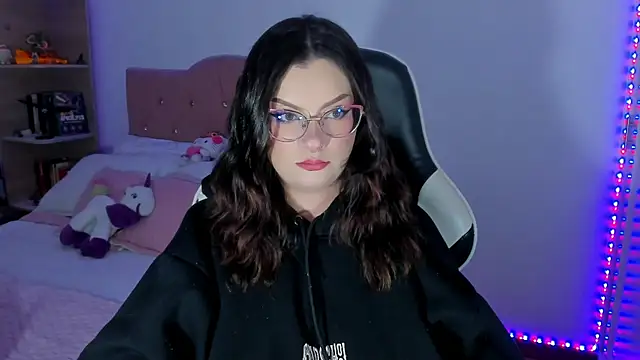 OphelianaRose33 online show from 29, 5, 2026