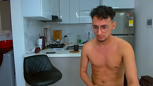 Snapshot of twoboyssex chatting on 4, 10, 2025 twoboyssex online show from 4, 10, 2025