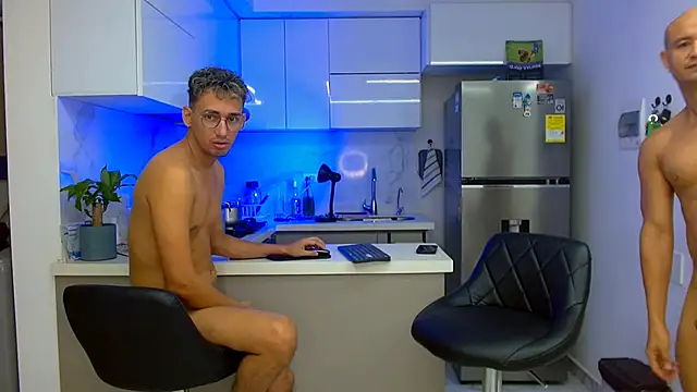 Snapshot of twoboyssex chatting on 15, 4, 2026 twoboyssex online show from 15, 4, 2026