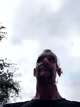 Snapshot of Hungwell1515 chatting on 4, 10, 2025 Hungwell1515 online show from 4, 10, 2025