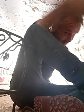 Snapshot of Hungwell1515 chatting on 8, 1, 2026 Hungwell1515 online show from 8, 1, 2026