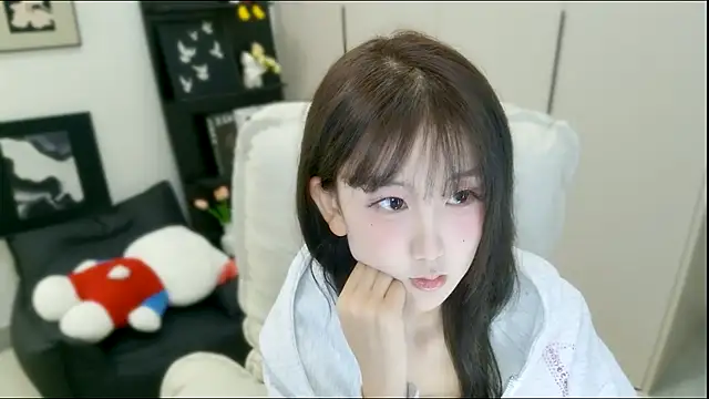 Snapshot of wanzi-1229 chatting on 31, 10, 2025 wanzi-1229 online show from 31, 10, 2025