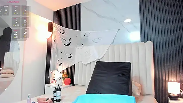 Samantha Claus online show from 31, 10, 2025