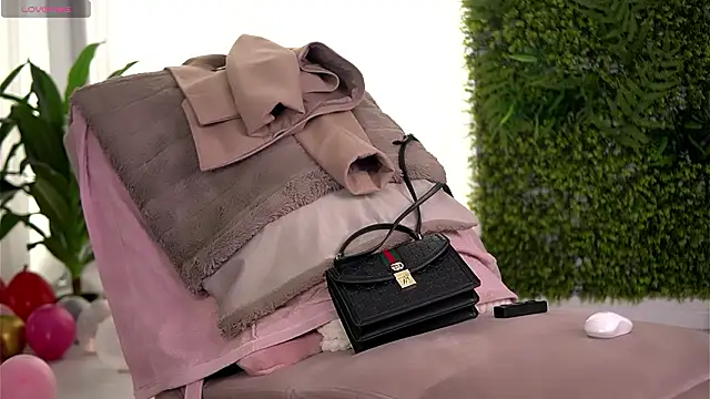 Snapshot of FreyaHeart chatting on 8, 3, 2026 FreyaHeart online show from 8, 3, 2026