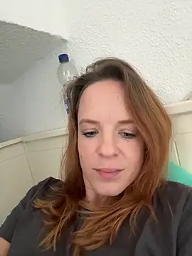 Snapshot of SexyMilf_37 chatting on 4, 10, 2025 SexyMilf 37 online show from 4, 10, 2025