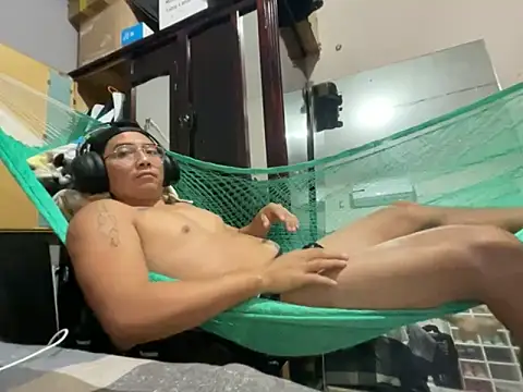Snapshot of AlejXndroKD chatting on 21, 9, 2025 AlejXndroKD online show from 21, 9, 2025