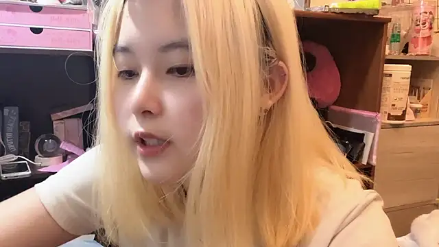 Snapshot of luna51888 chatting on 22, 10, 2025 luna51888 online show from 22, 10, 2025