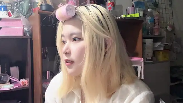 Snapshot of luna51888 chatting on 31, 10, 2025 luna51888 online show from 31, 10, 2025