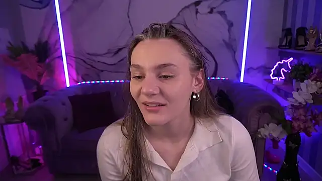 Snapshot of DiamondGoldie chatting on 24, 9, 2025 DiamondGoldie online show from 24, 9, 2025