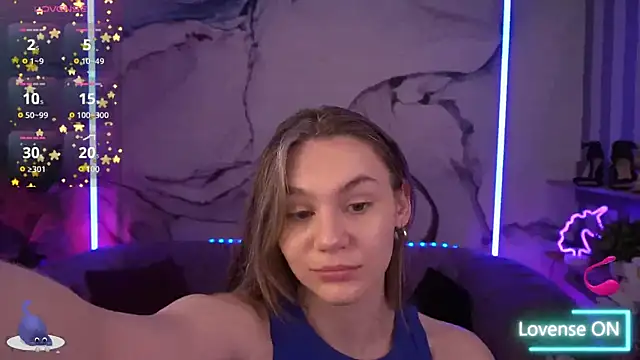 Snapshot of DiamondGoldie chatting on 25, 9, 2025 DiamondGoldie online show from 25, 9, 2025