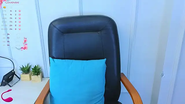 Kuro Ren online show from 13, 10, 2025