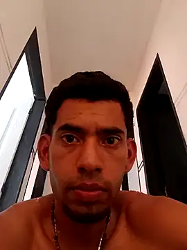 Snapshot of Negritohot2828 chatting on 17, 10, 2025 Negritohot2828 online show from 17, 10, 2025