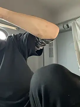 Snapshot of otouhu76 chatting on 5, 11, 2025 otouhu76 online show from 5, 11, 2025