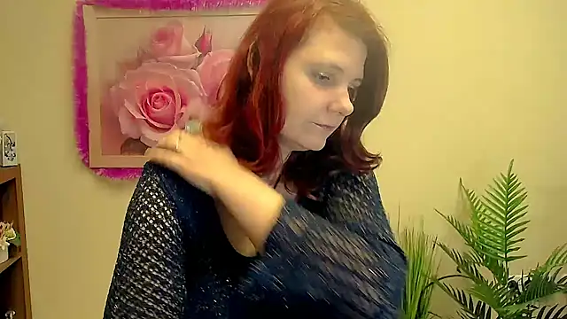 Snapshot of TwoBigSuns chatting on 12, 1, 2026 TwoBigSuns online show from 12, 1, 2026