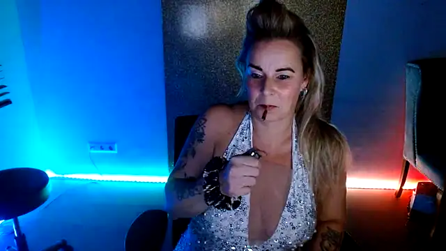 Mrs-Aurora online show from 25, 11, 2025